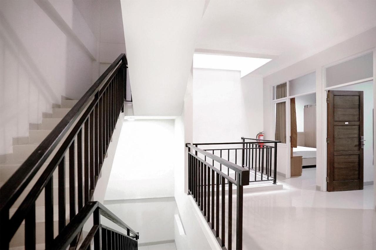 Oyo 415 The Kartini 8 Residence Jakarta Exterior photo