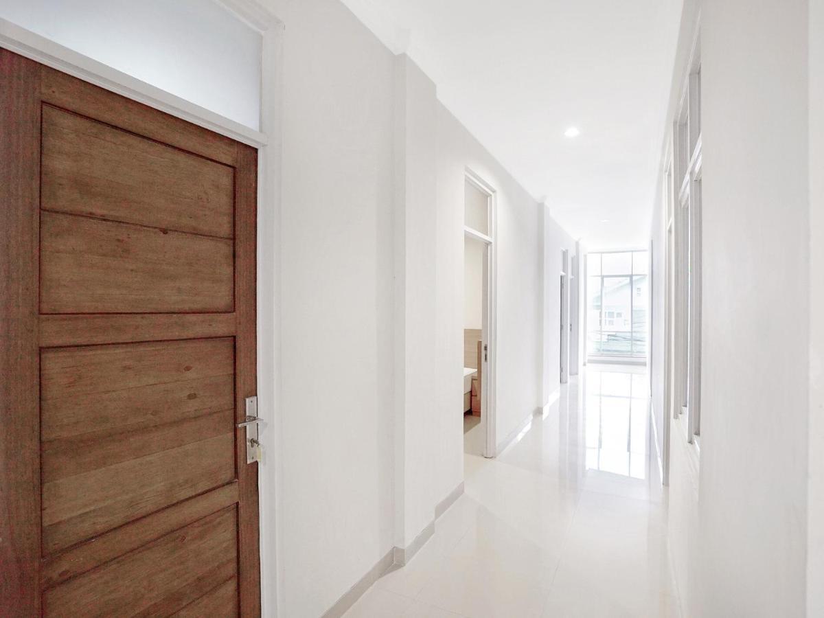 Oyo 415 The Kartini 8 Residence Jakarta Exterior photo