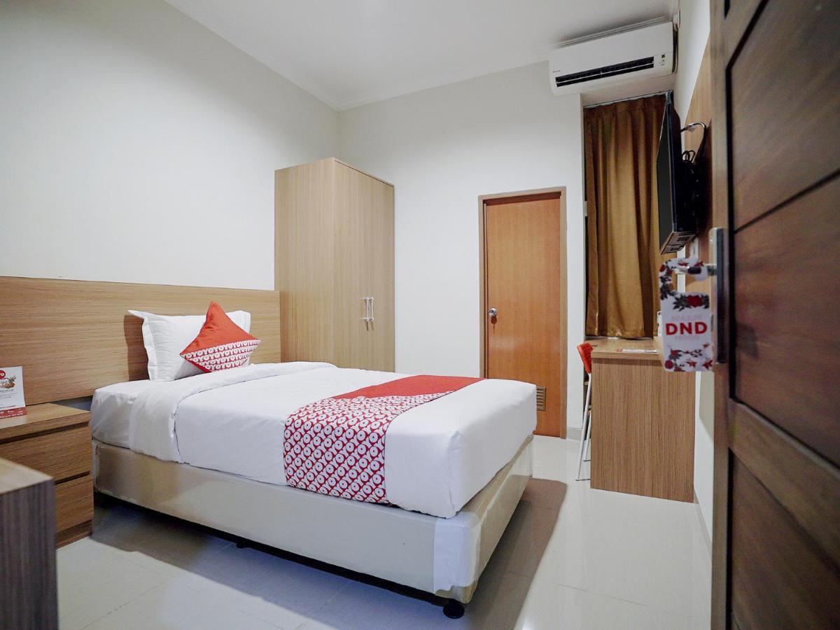 Oyo 415 The Kartini 8 Residence Jakarta Exterior photo